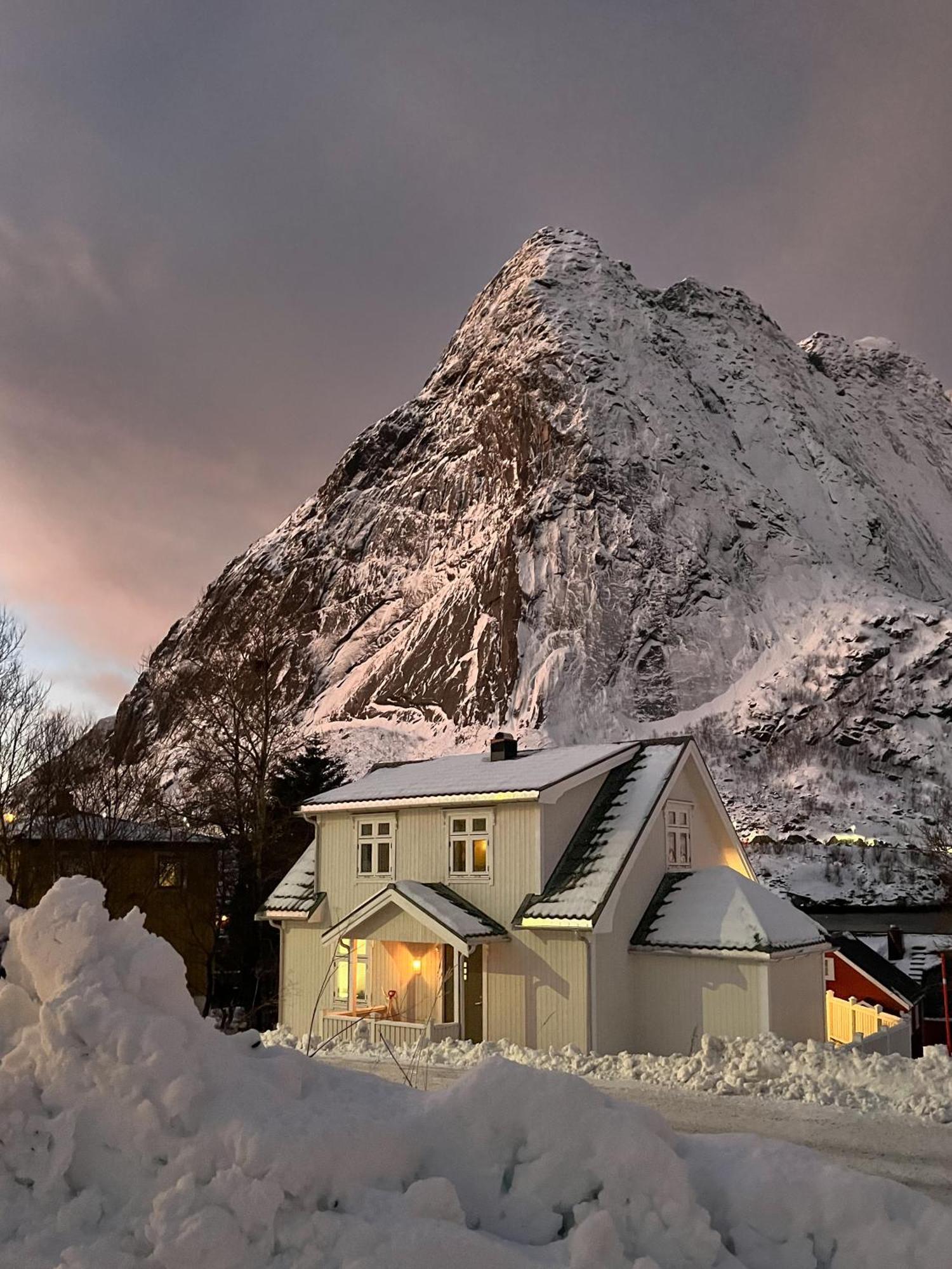 Husly Reine - Your Home With Reinebringen View Exteriér fotografie